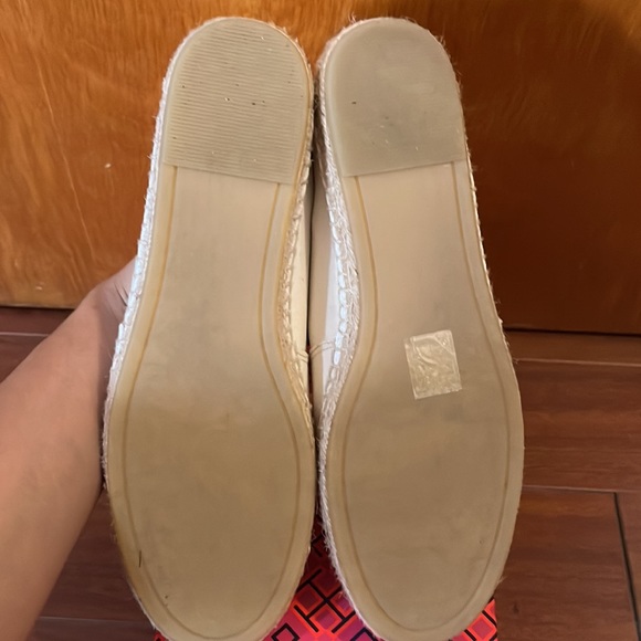 Tory burch canvas shoes size 7 - Picture 3 of 3